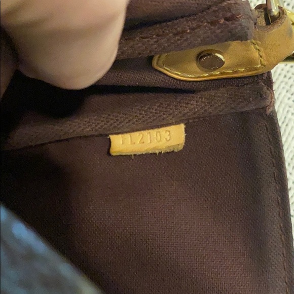 Louis Vuitton Favorite bag - Picture 4 of 13